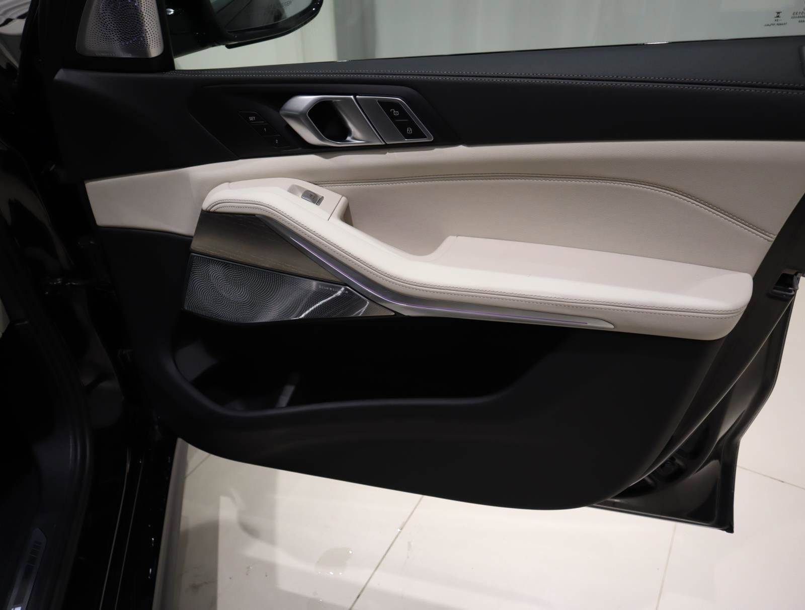 Used 2025 BMW X7 M60i image 15