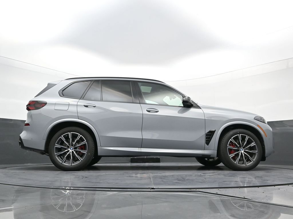 New 2026 BMW X5 M60i w/ Climate Comfort Package image 28