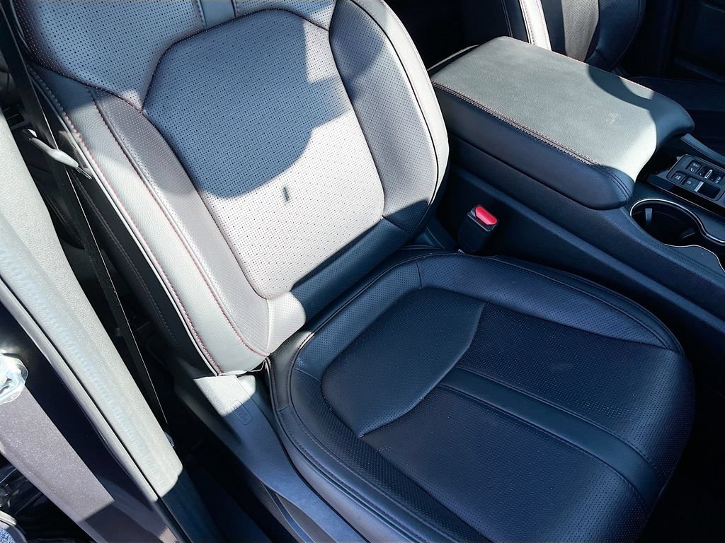 Used 2025 Honda Pilot Black Edition image 31