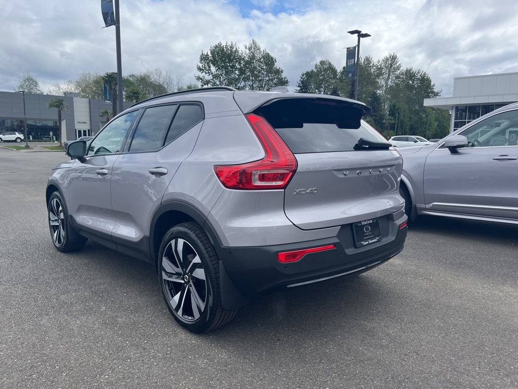 New 2026 Volvo XC40 B5 Ultra w/ Climate Package AWD/4WD image 3