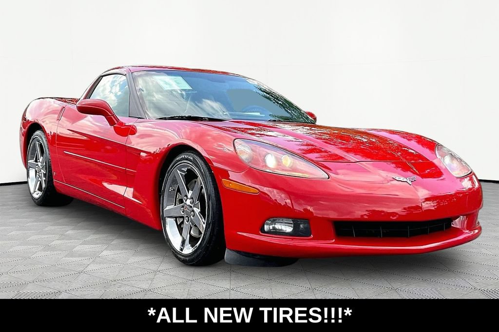 Used 2007 Chevrolet Corvette Coupe w/ Preferred Equipment Group RWD image 3