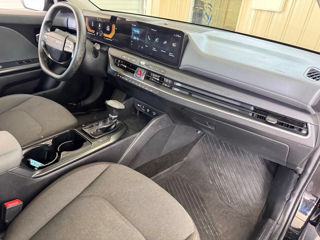 Used 2025 Kia K4 FWD image 14