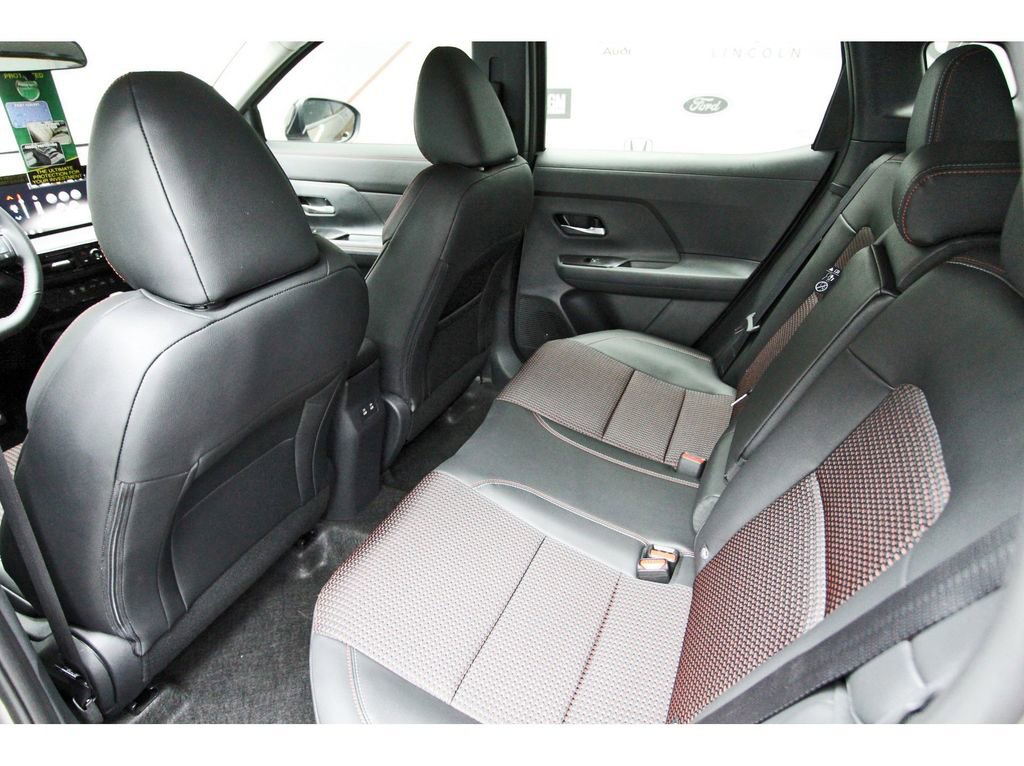 New 2026 Nissan Kicks SR FWD image 11