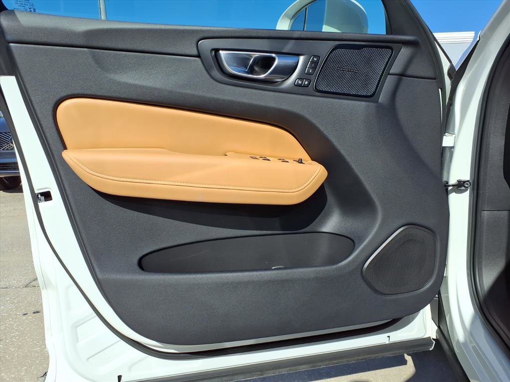 Certified 2023 Volvo XC60 B6 Ultimate image 24