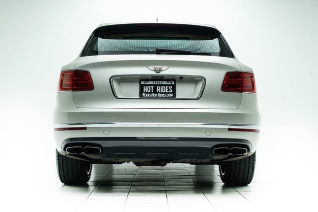 Used 2019 Bentley Bentayga AWD/4WD image 16