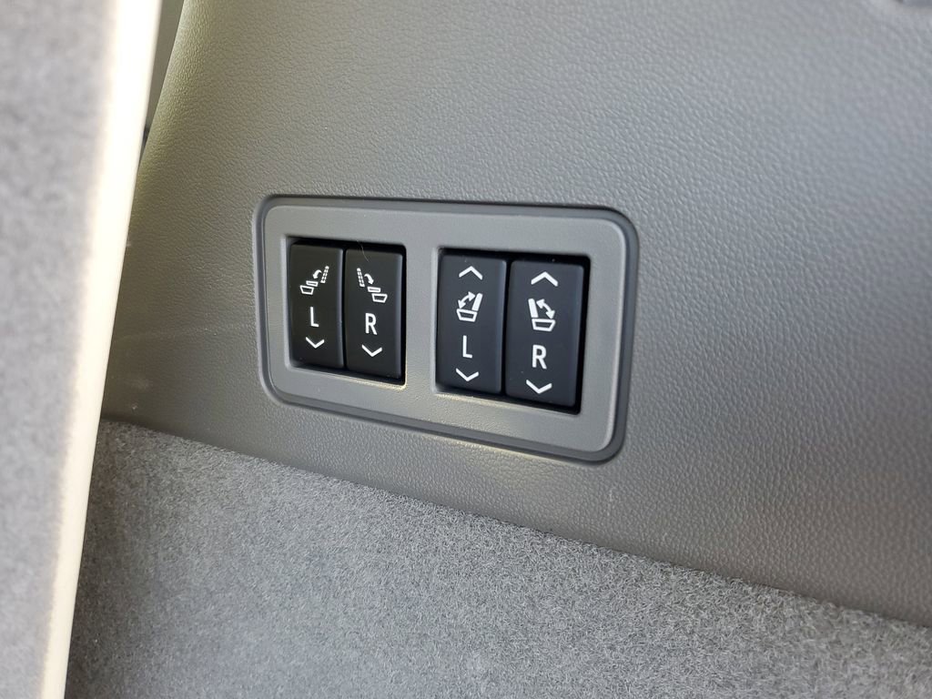 Certified 2024 Cadillac XT6 Premium Luxury image 33