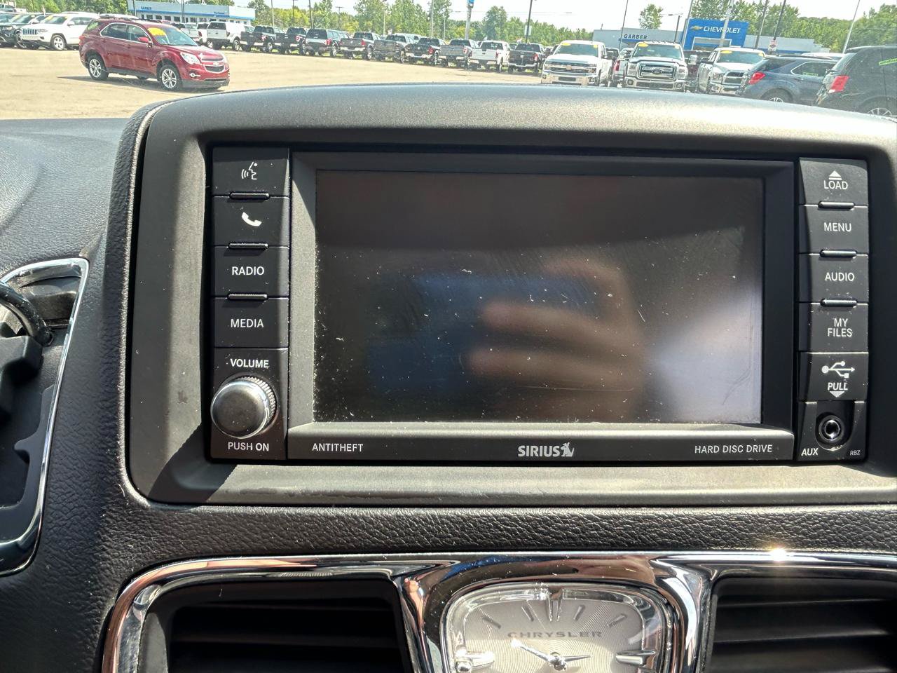 Used 2014 Chrysler Town & Country Touring FWD image 21