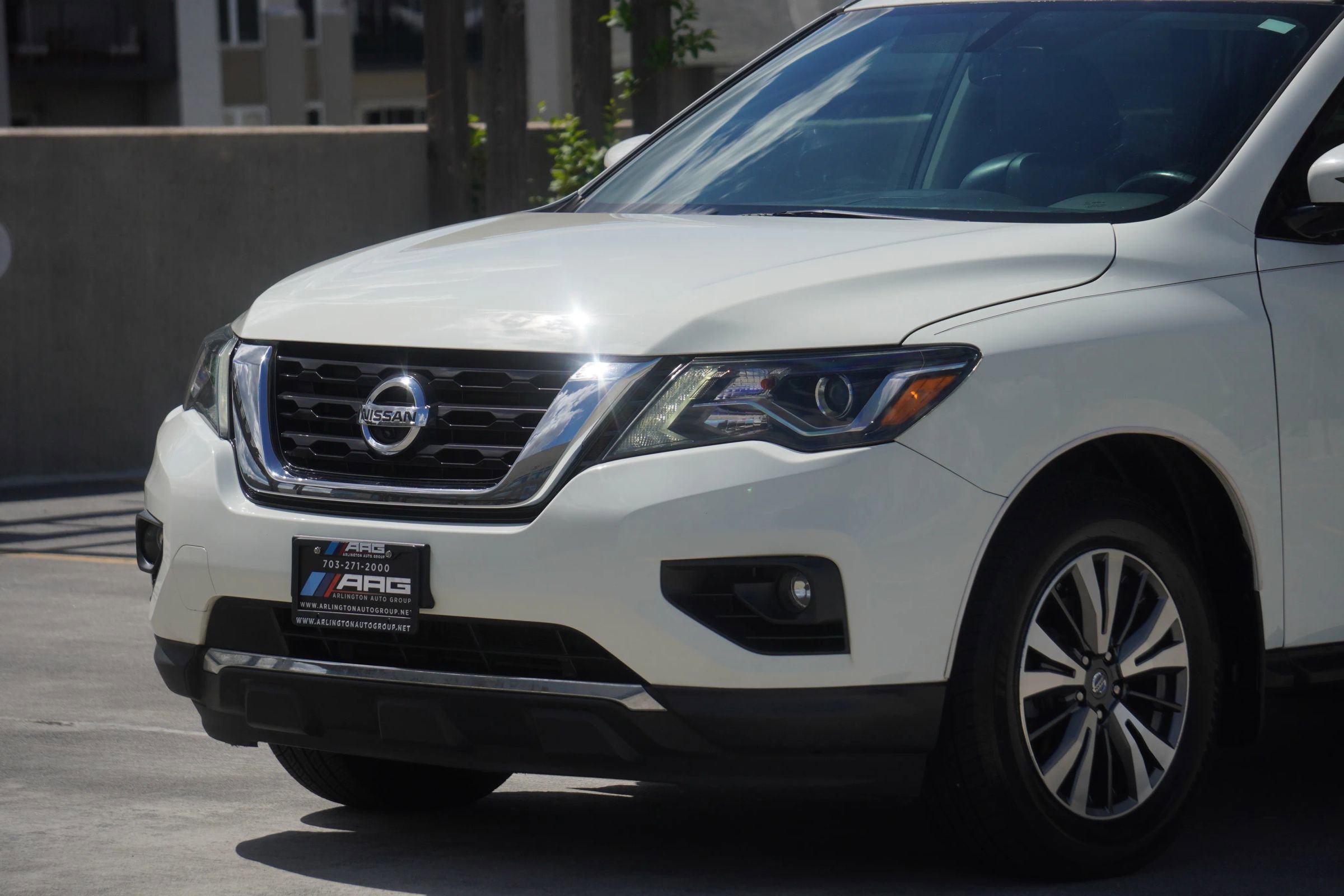 Used 2017 Nissan Pathfinder SL image 29