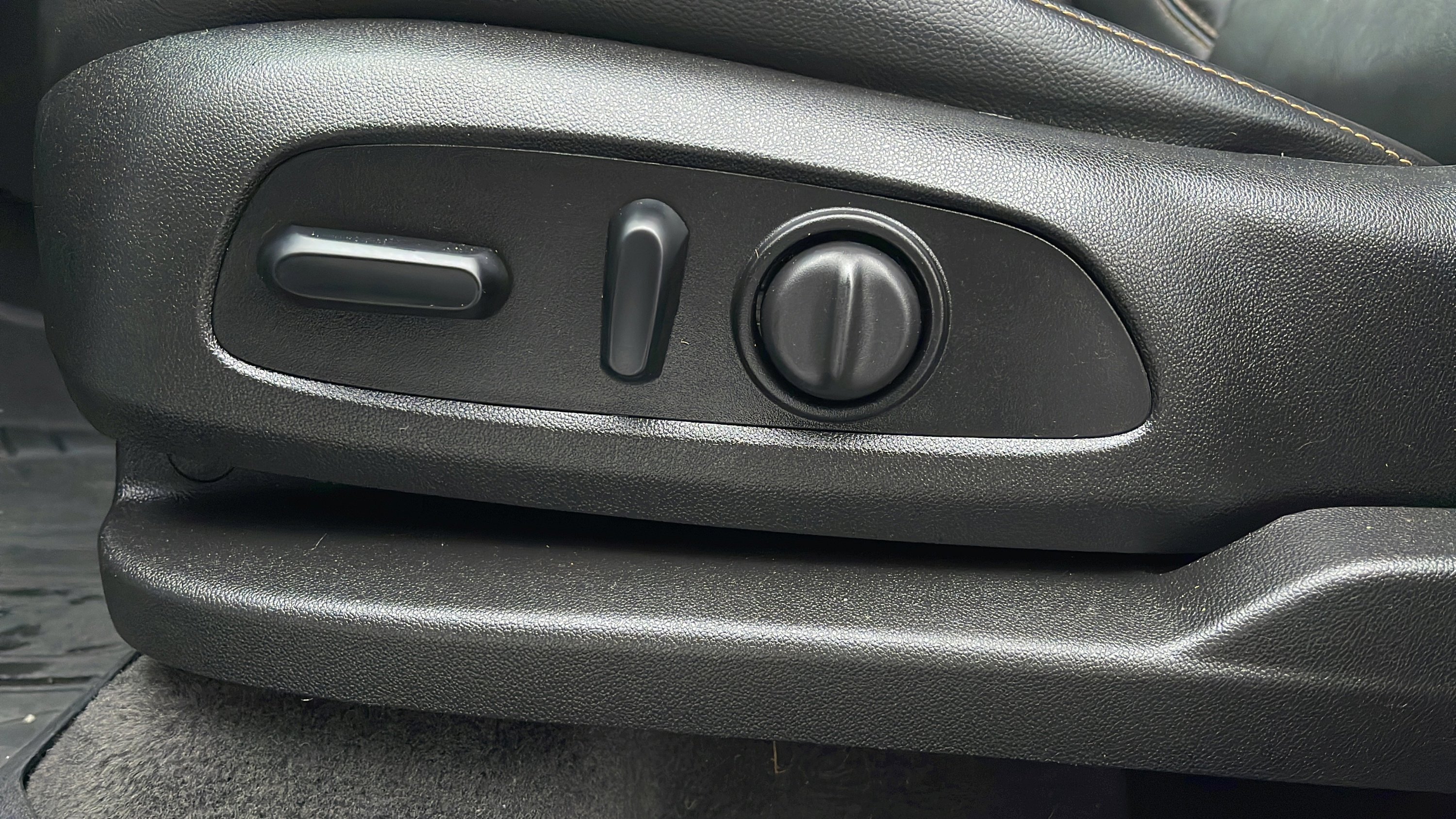 Used 2019 Chevrolet Traverse RS image 48