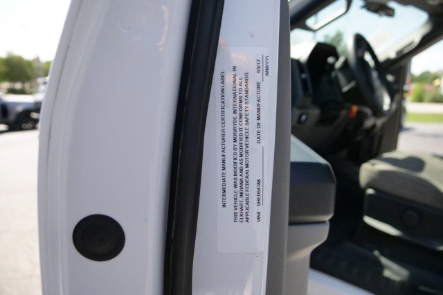 Used 2017 Ford F550 2WD Regular Cab Super Duty image 46