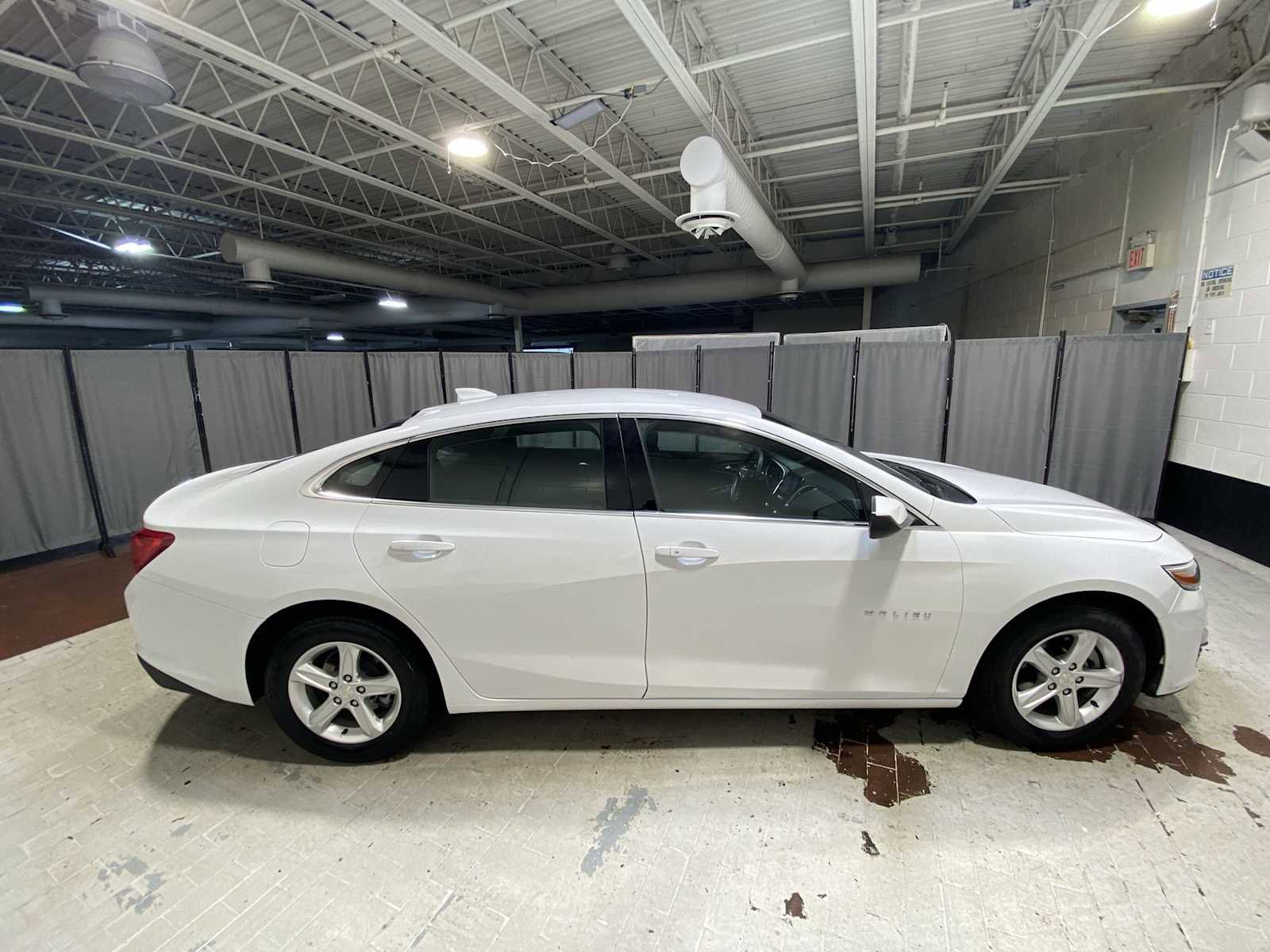 Used 2024 Chevrolet Malibu LT FWD image 27