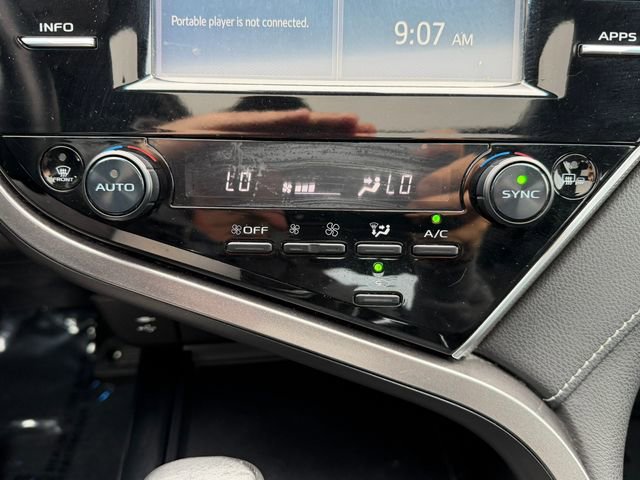 Used 2018 Toyota Camry XSE FWD image 23