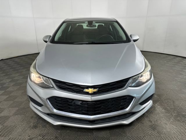 Used 2018 Chevrolet Cruze LT w/ Convenience Package image 8