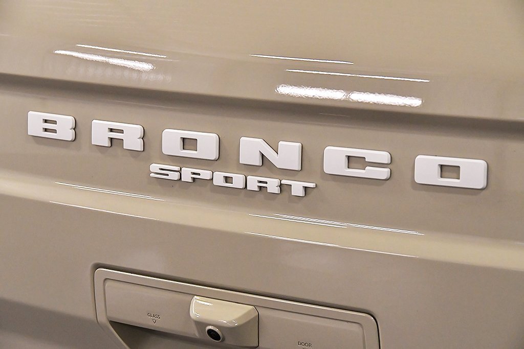 Used 2025 Ford Bronco Sport Badlands image 11