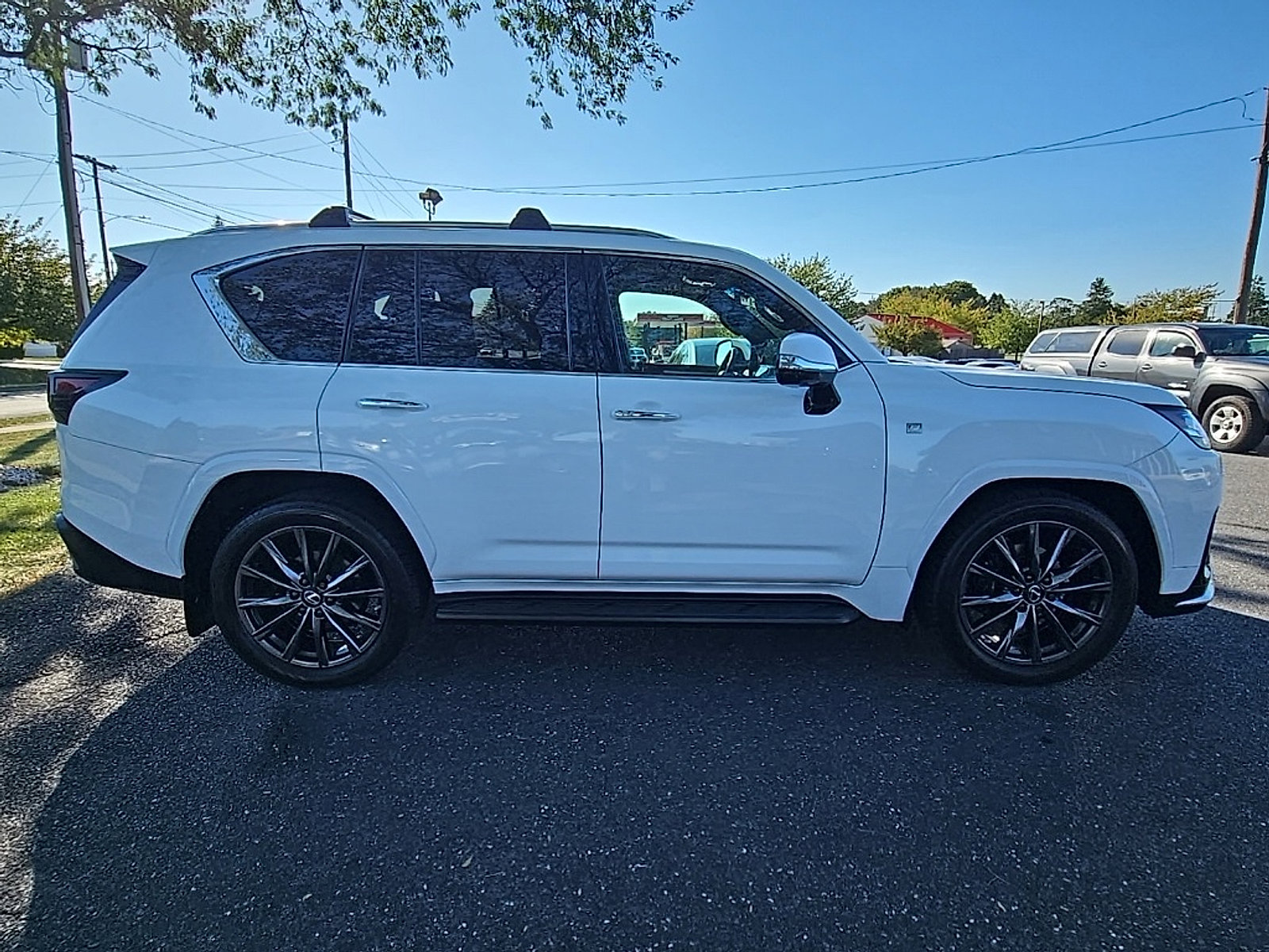 Used 2022 Lexus LX 600 F Sport image 8