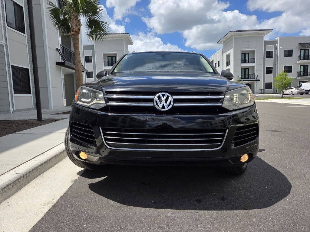 Used 2011 Volkswagen Touareg VR6 AWD/4WD image 2