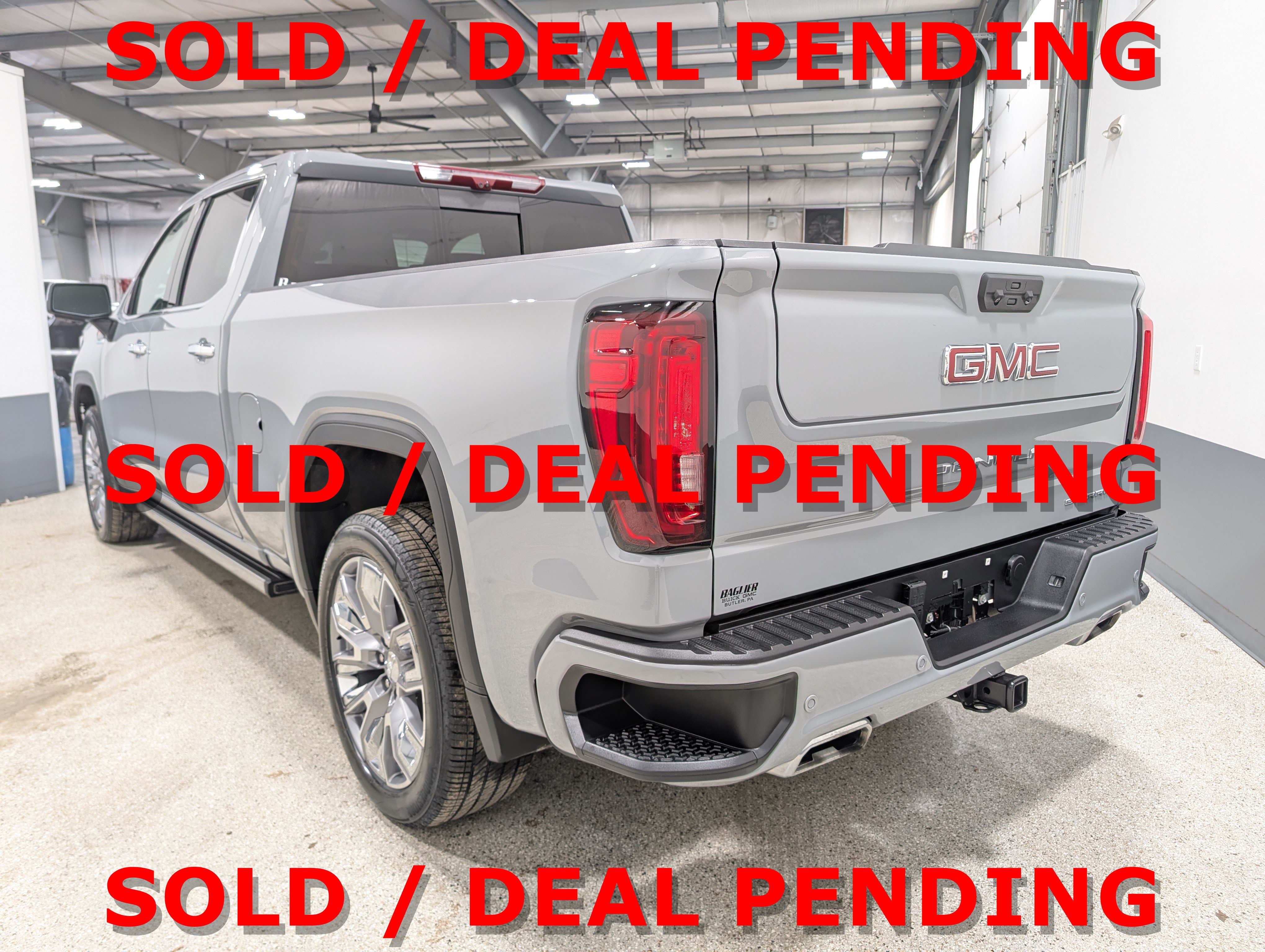 Used 2025 GMC Sierra 1500 Denali w/ Denali Reserve Package AWD/4WD image 5