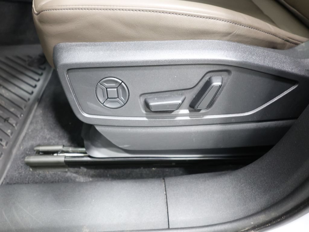Certified 2025 Audi Q5 Premium w/ Premium Plus AWD/4WD image 14