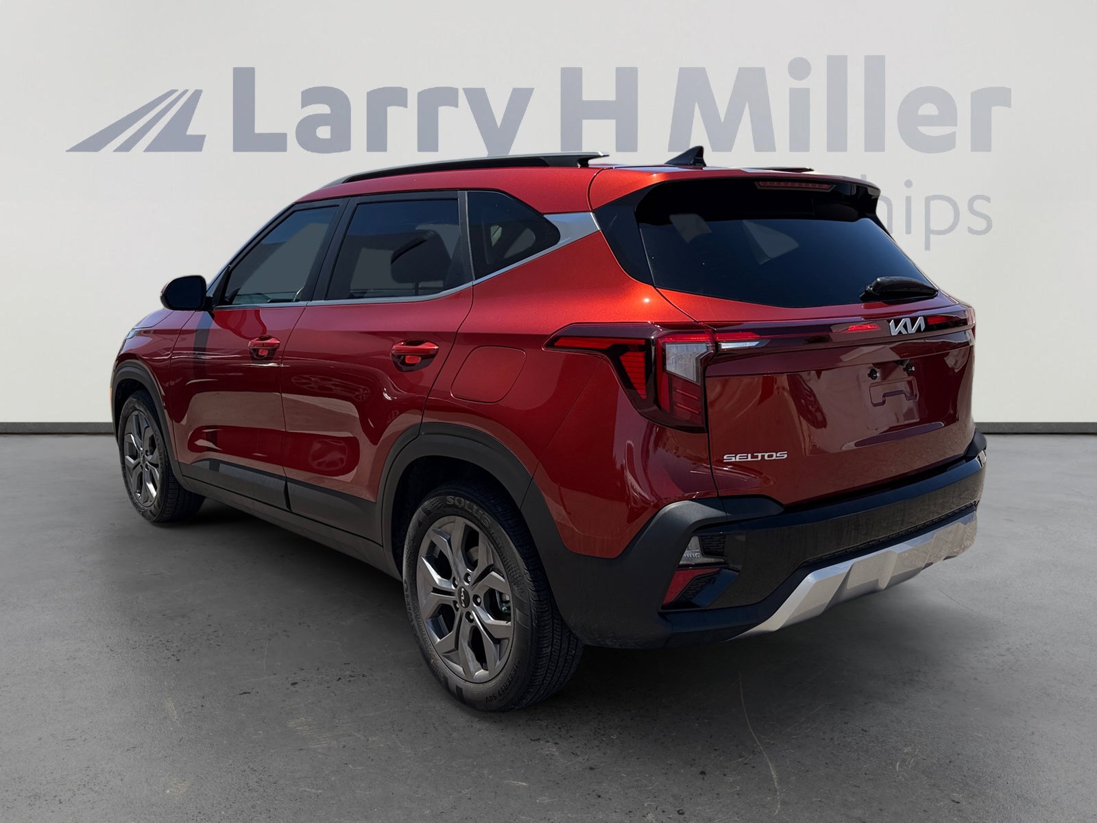 Used 2024 Kia Seltos S FWD image 3