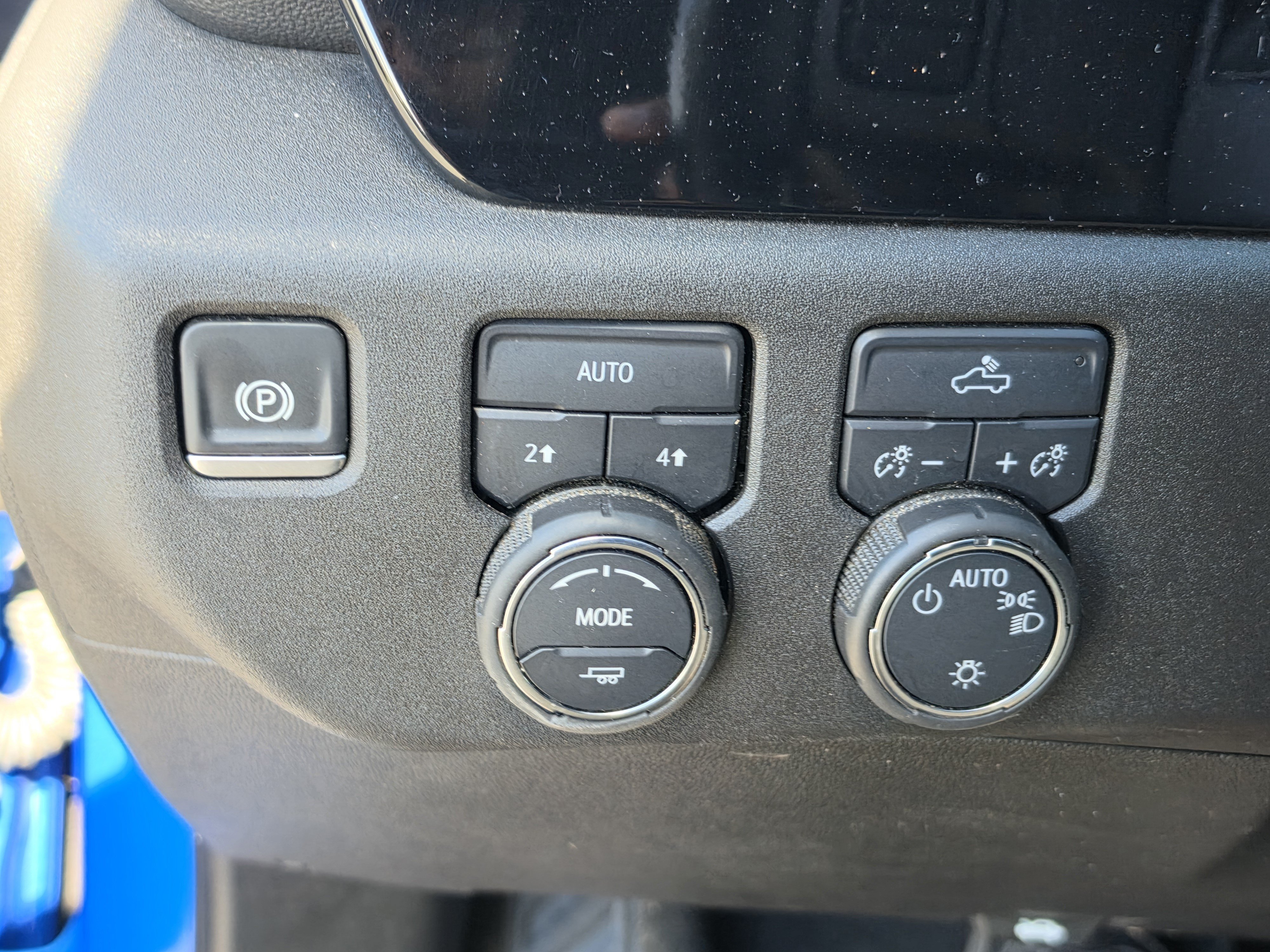 Certified 2025 Chevrolet Silverado 1500 LT AWD/4WD image 30