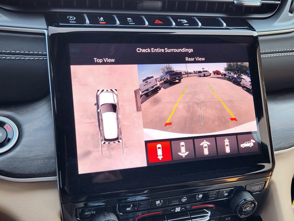 New 2025 Jeep Grand Cherokee Limited w/ Luxury Tech Group II image 13