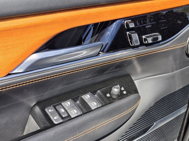 Used 2022 Jeep Grand Wagoneer Series III w/ Rear Seat Video Group 1 image 14