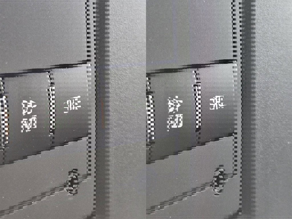 New 2025 Chevrolet Express 2500 w/ Communications Package image 4