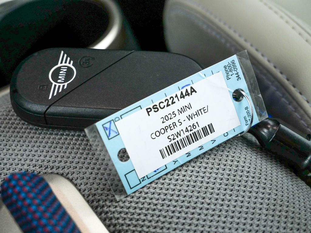 Used 2025 MINI Cooper S image 28