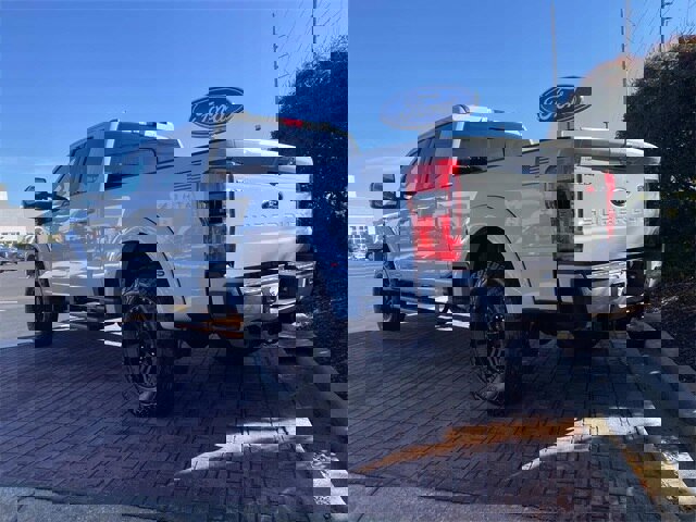 New 2026 Ford F250 Lariat w/ Black Appearance Package image 23