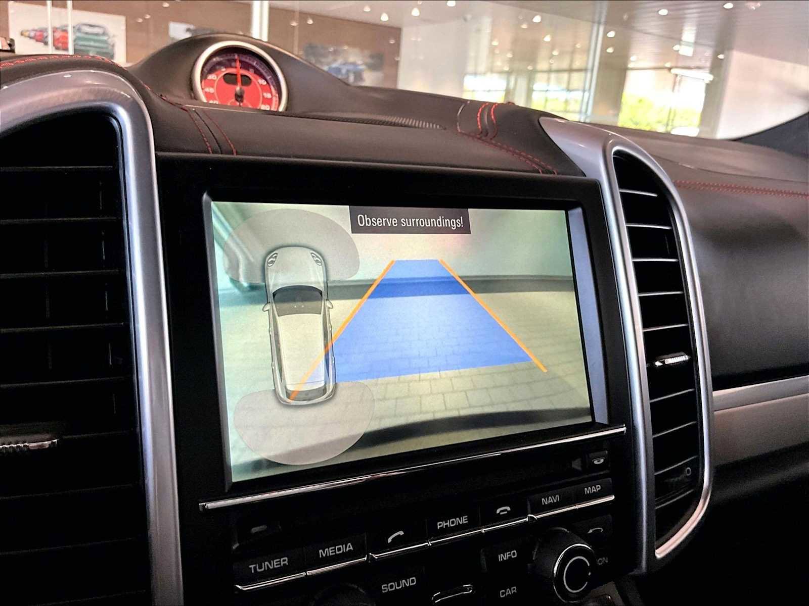 Used 2016 Porsche Cayenne Turbo image 28