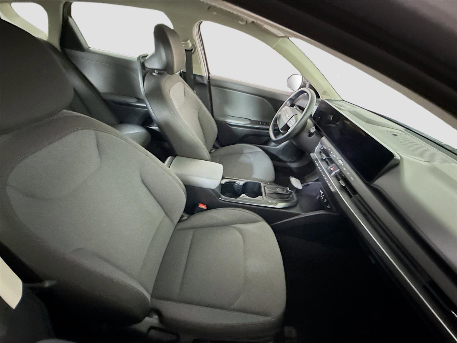 Used 2025 Kia K4 FWD image 18