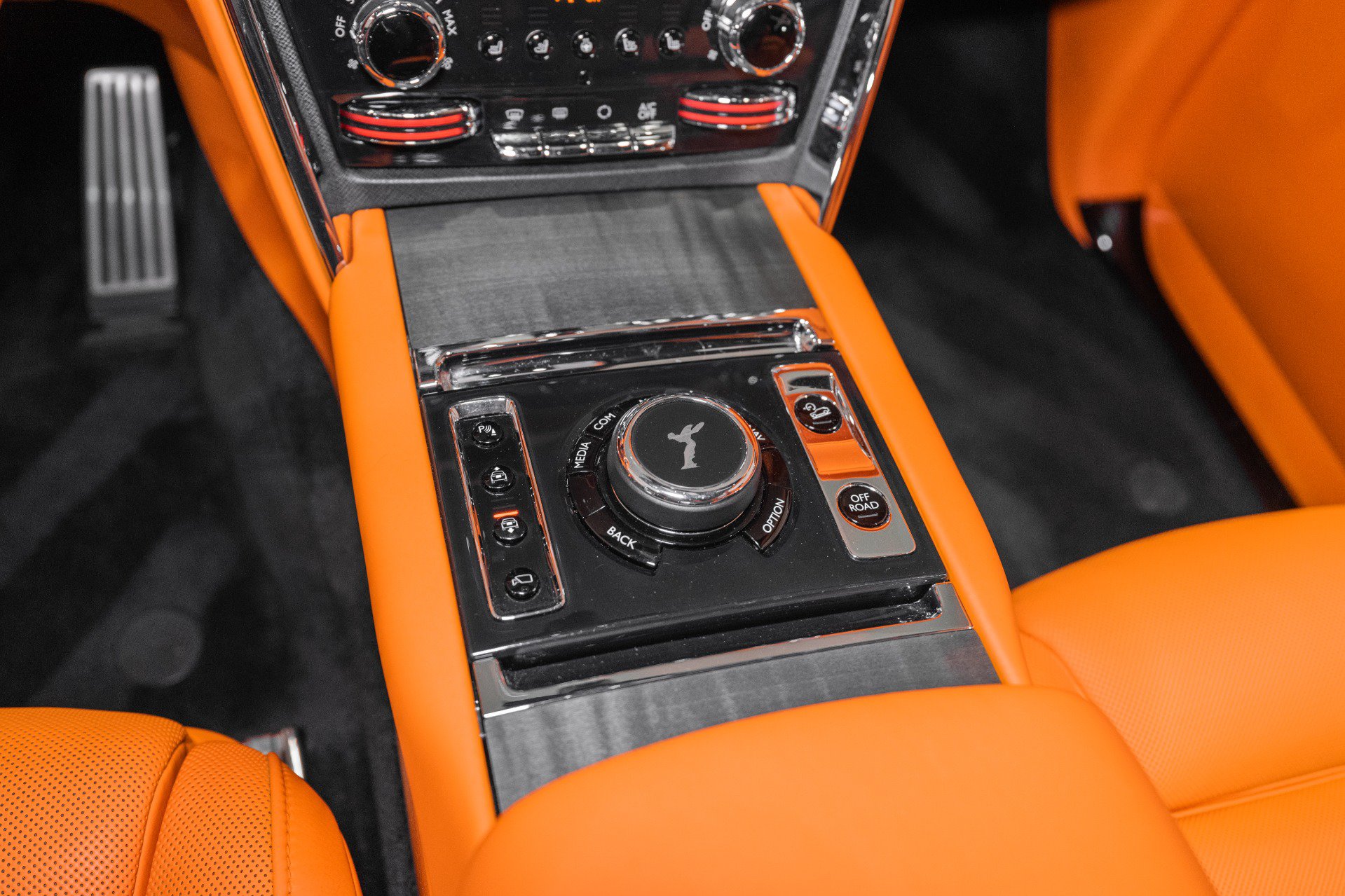 Used 2020 Rolls-Royce Cullinan AWD/4WD image 46