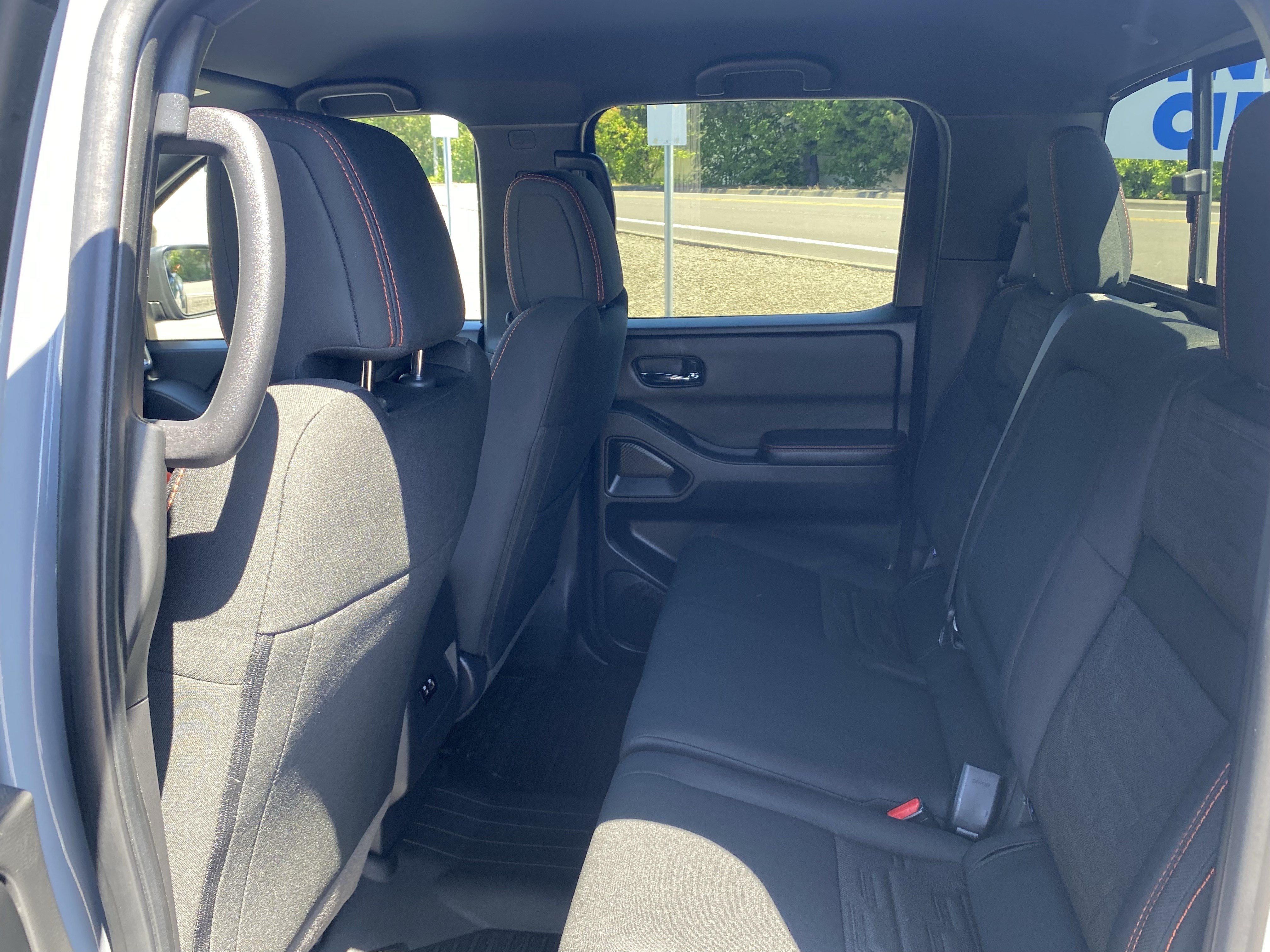 Used 2025 Nissan Frontier PRO-4X AWD/4WD image 11