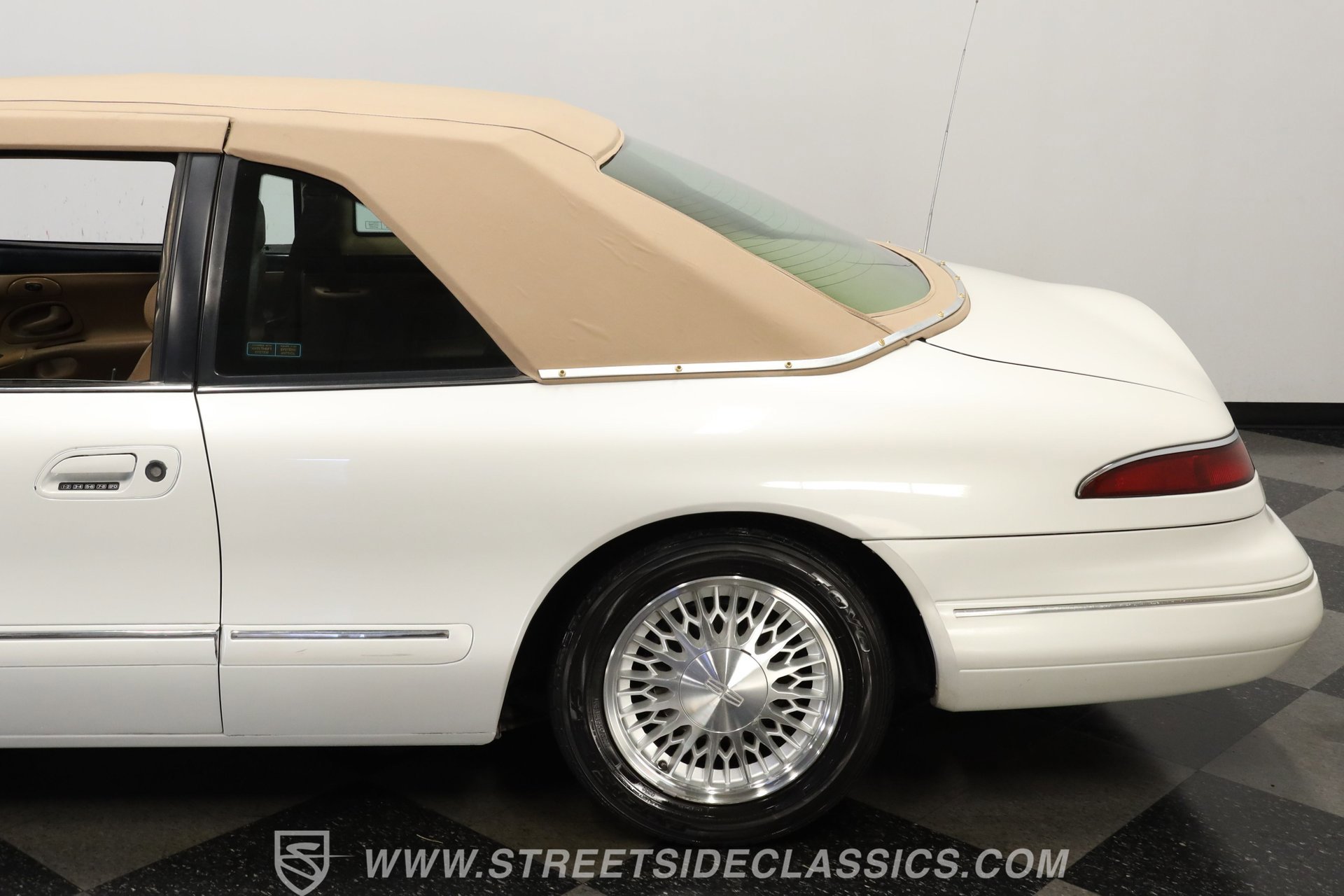 Used 1994 Lincoln Mark VIII image 23