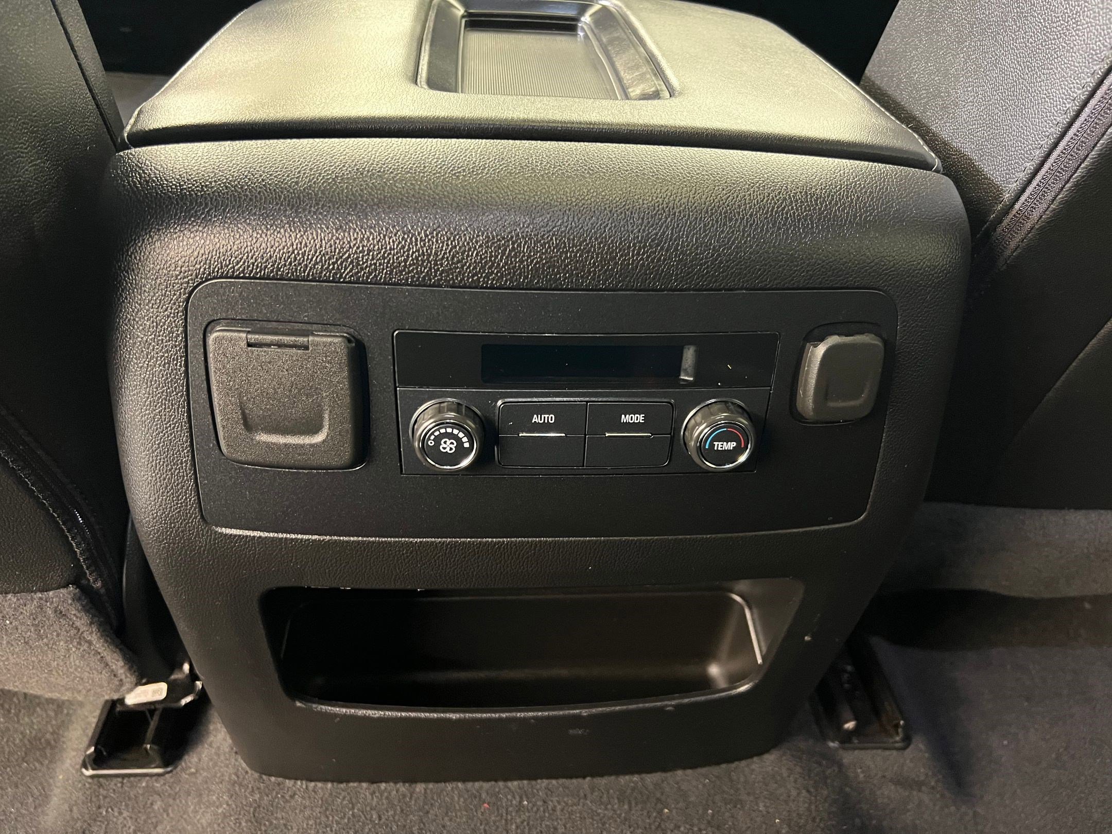 Used 2020 GMC Yukon SLT w/ Value Plus Edition image 34