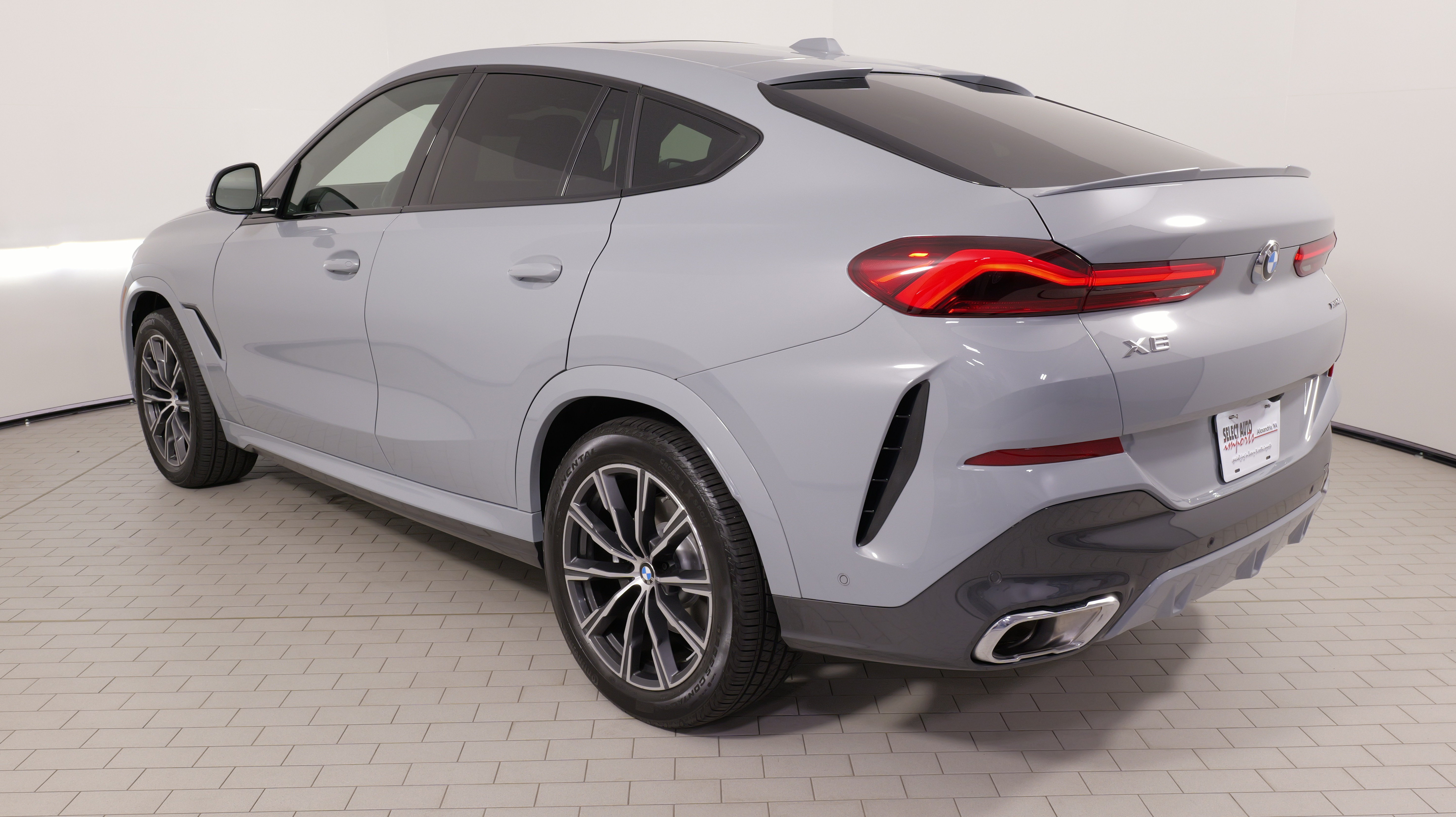 Used 2026 BMW X6 xDrive40i AWD/4WD image 15