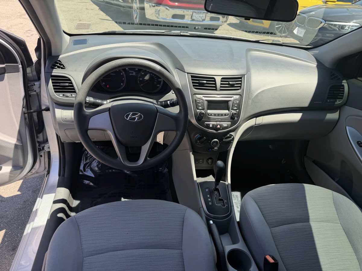 Used 2017 Hyundai Accent SE FWD image 11