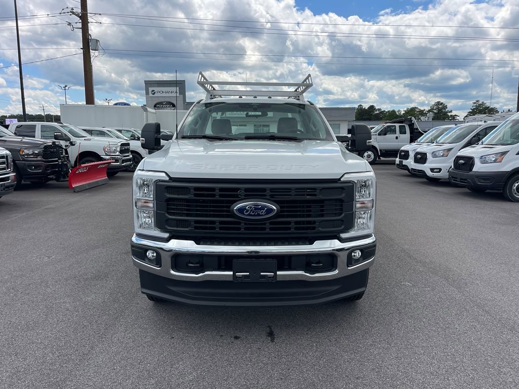 New 2025 Ford F250 XL w/ XL Chrome Package image 3