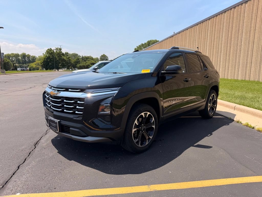 Used 2025 Chevrolet Equinox LT w/ Convenience Package II FWD image 4
