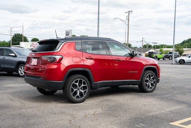 Used 2025 Jeep Compass Limited AWD/4WD image 5