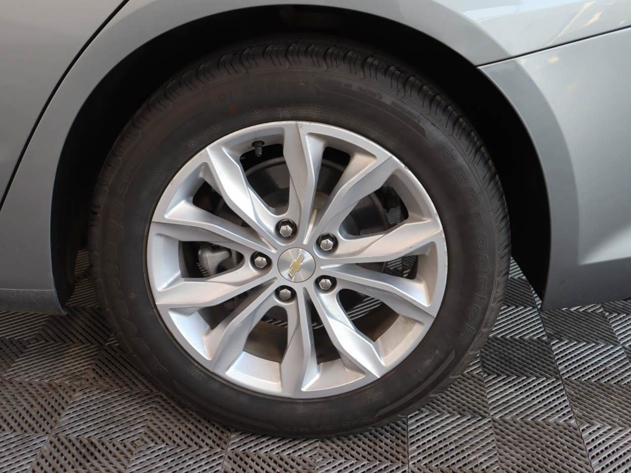 Used 2024 Chevrolet Malibu LT FWD image 17