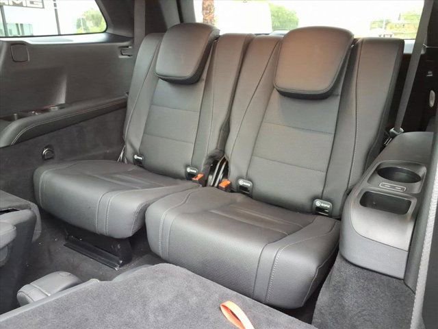 Used 2025 Mercedes-Benz GLS 450 4MATIC image 19