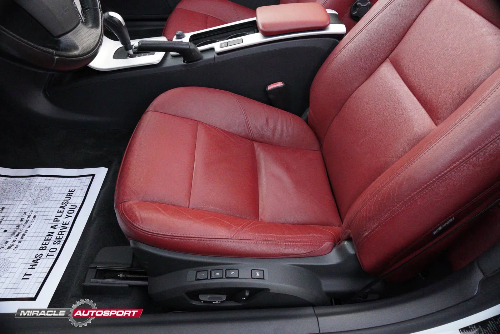 Used 2012 Volvo C70 T5 w/ Dynamic Trim Pkg image 19