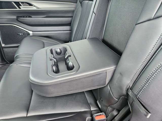 New 2025 Jeep Wagoneer L Series II w/ Convenience Group I image 24