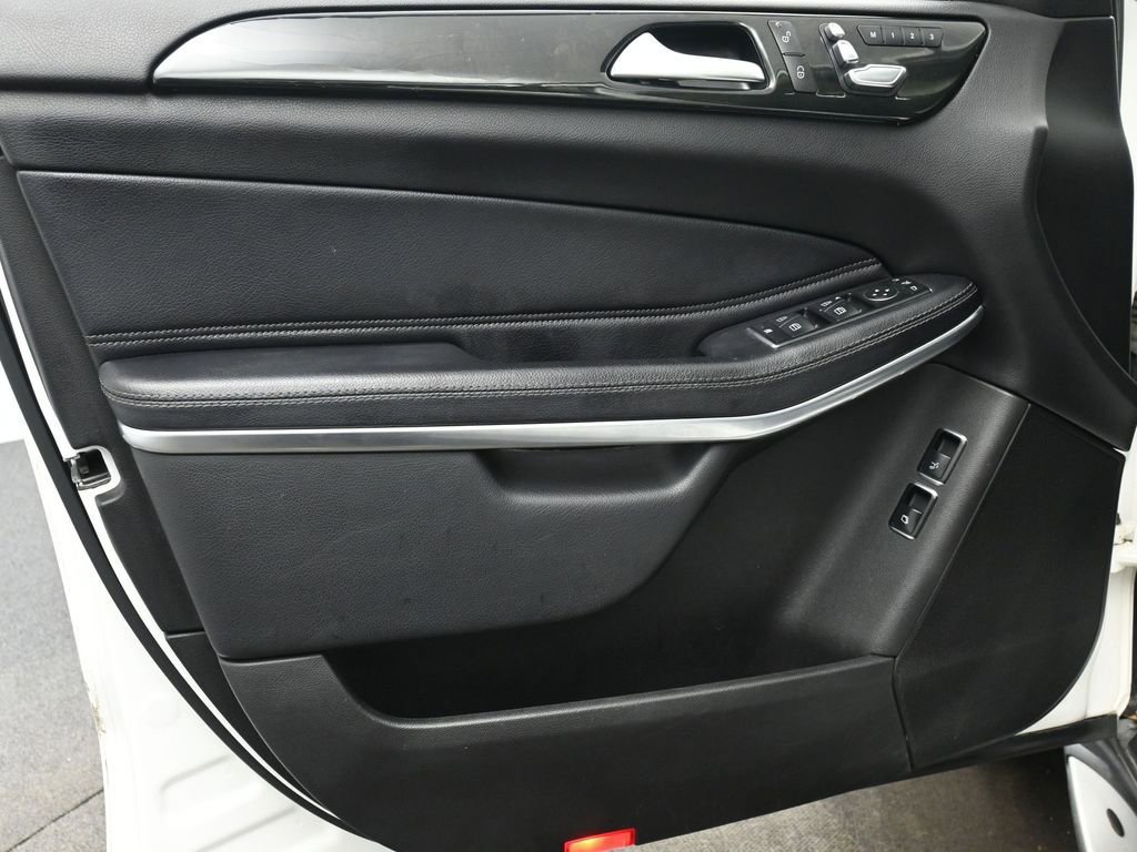 Used 2018 Mercedes-Benz GLS 550 4MATIC w/ Driver Assistance Package image 13