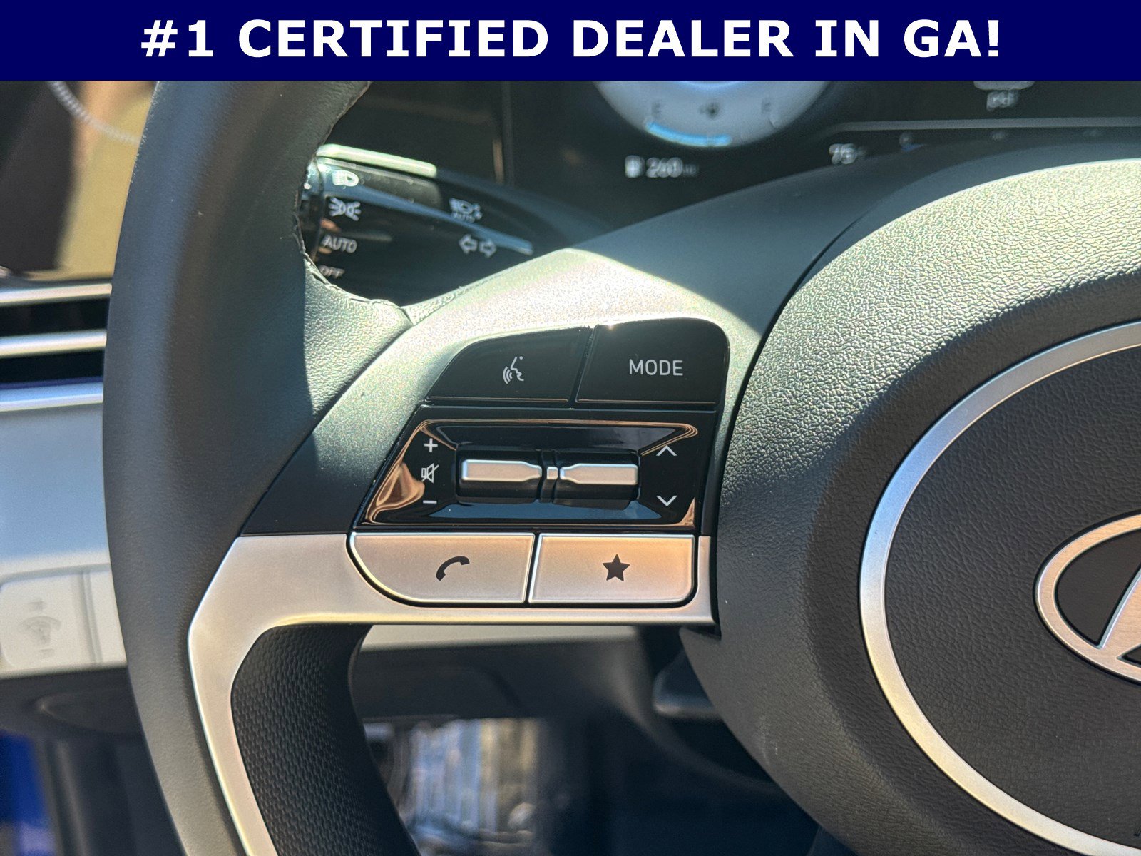 Certified 2025 Hyundai Elantra Limited image 25