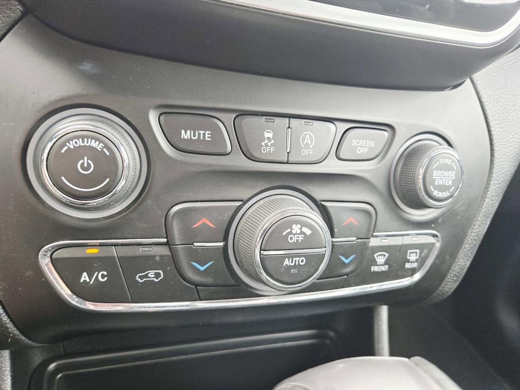 Used 2021 Jeep Cherokee Limited w/ Elite Package image 29