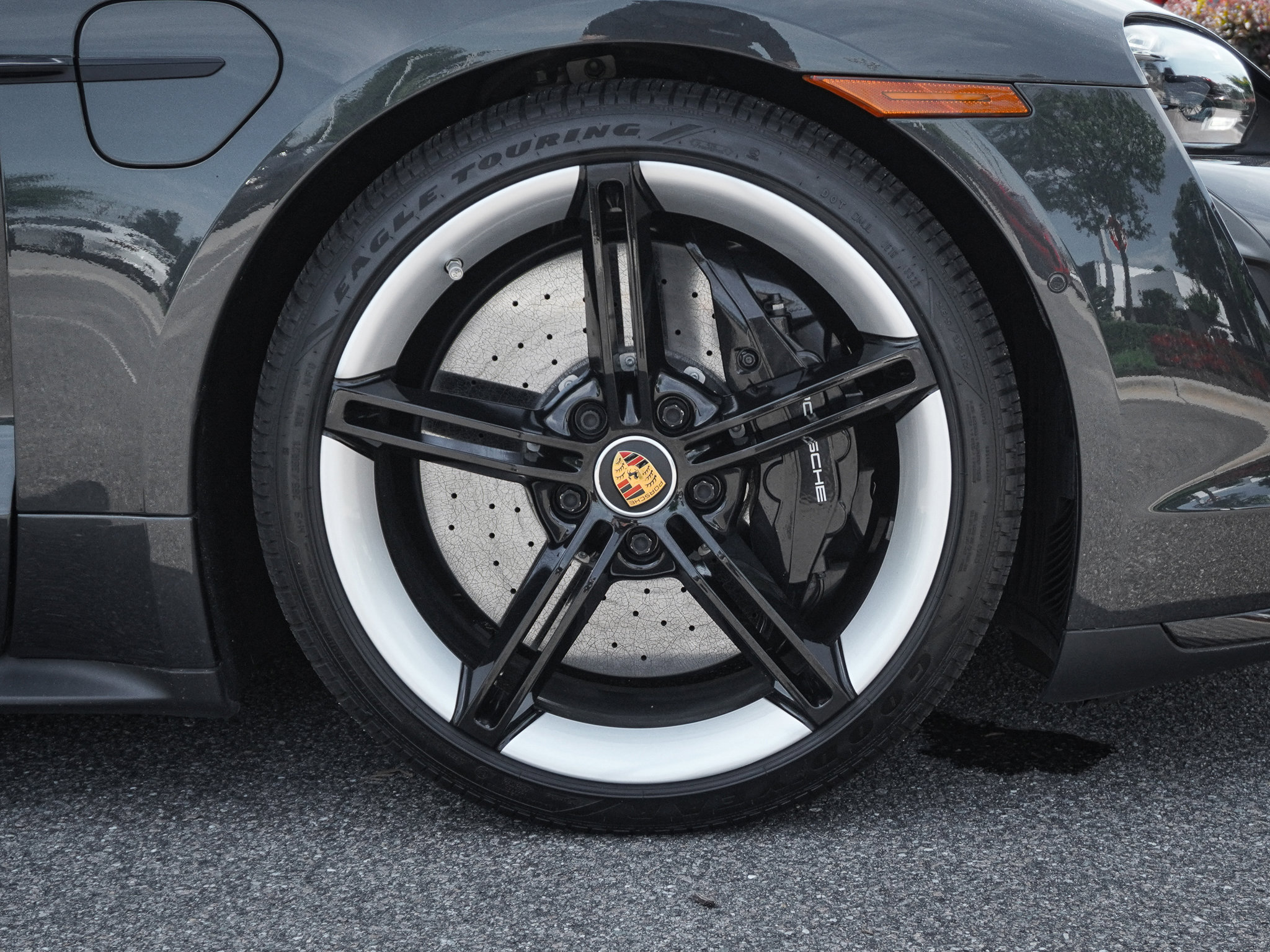 Used 2022 Porsche Taycan Turbo S AWD/4WD image 13