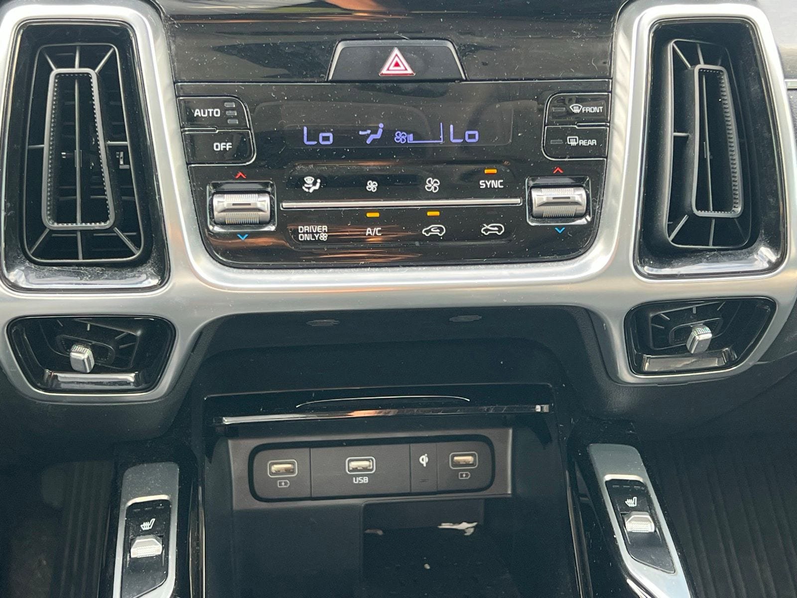 Used 2022 Kia Sorento SX w/ Panoramic Sunroof Package AWD/4WD image 29