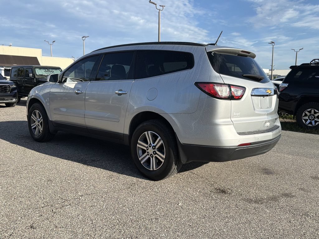Used 2016 Chevrolet Traverse LT FWD image 7